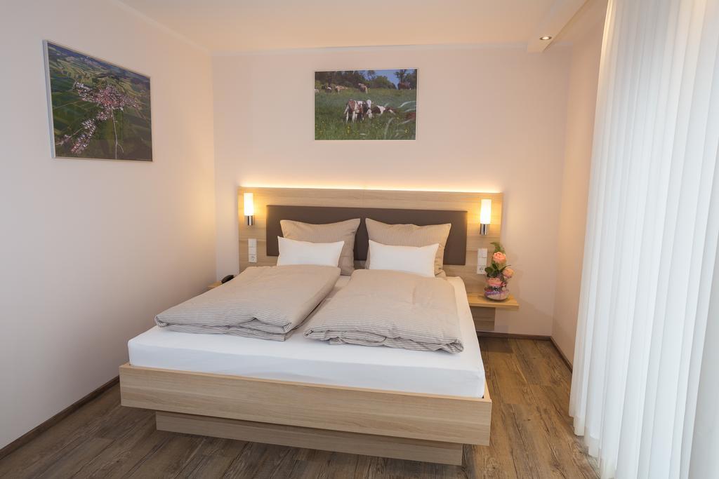 Leidringer Gaestehaus Gmbh Rosenfeld Room photo